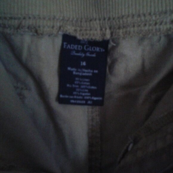 Women's Faded Glory Khaki Cargo Shorts Size 16 - Picture 3 of 8